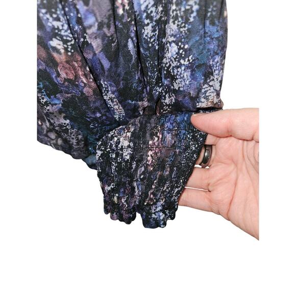 Cloth & Stone Anthropologie Abstract Womens Blouse Smocked Neckline/Sleeves Sz M - Picture 4 of 5